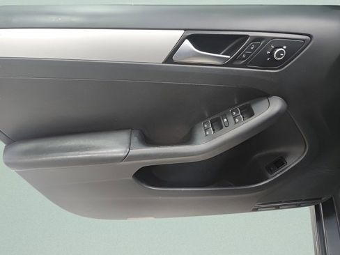 Used 2014 Volkswagen Jetta SE image 23