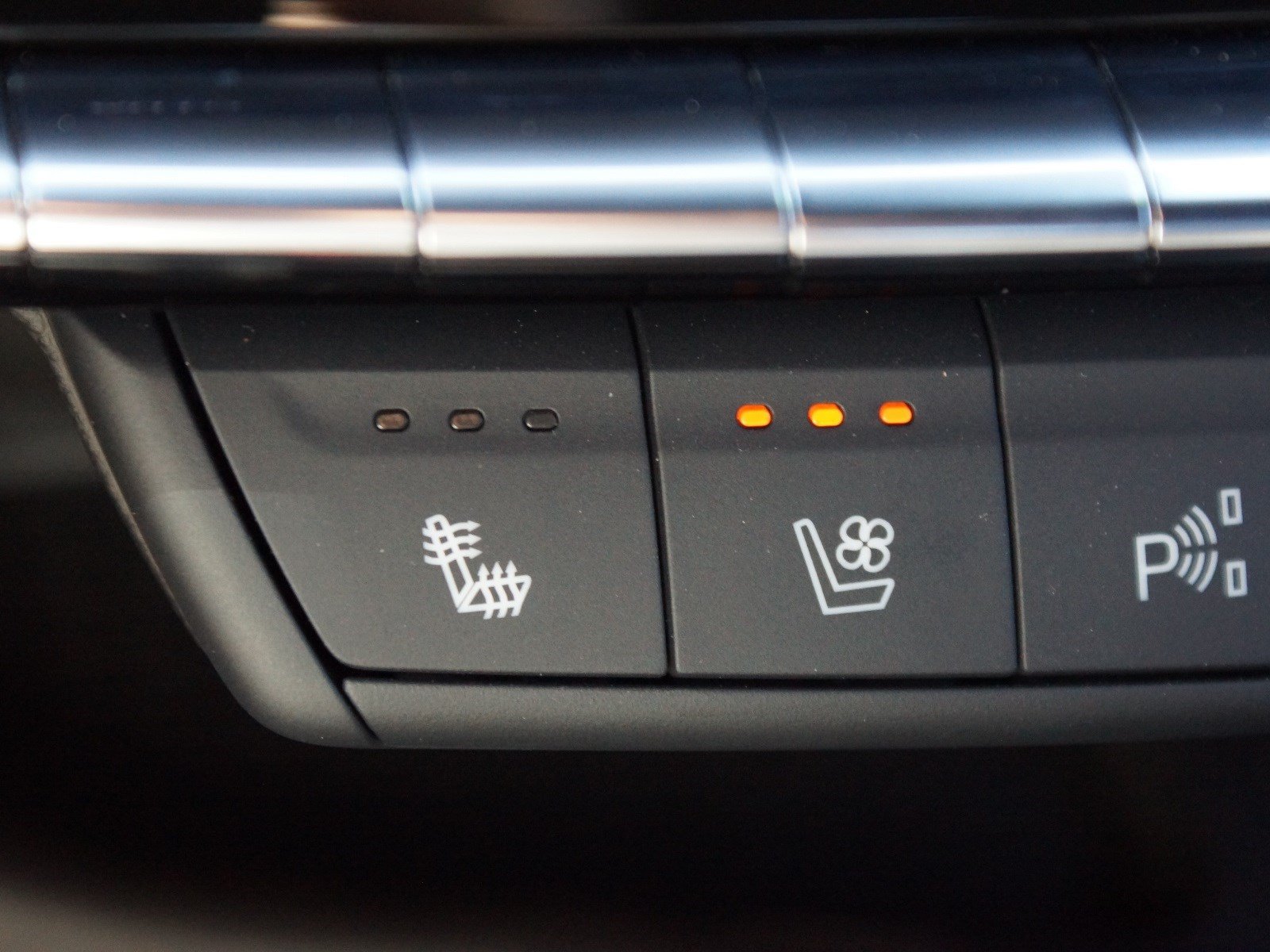 Used 2025 Cadillac CT5 V w/ LPO, ONYX Package RWD image 8