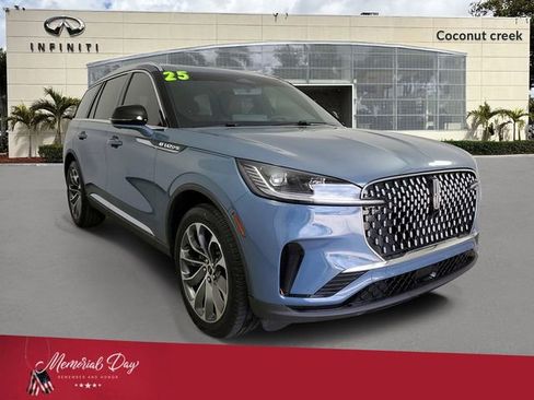 Used 2025 Lincoln Aviator Reserve w/ Illumination Package AWD/4WD image 1