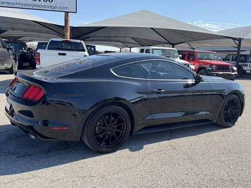 Used 2016 Ford Mustang Coupe image 6