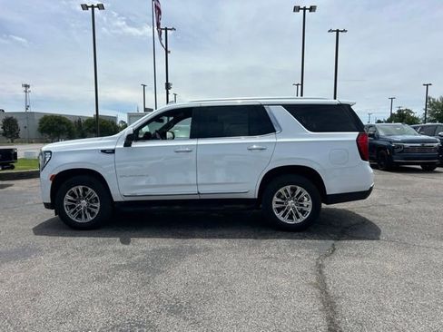 Used 2024 GMC Yukon SLT AWD/4WD image 6