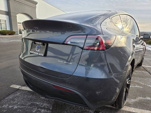 Used 2020 Tesla Model Y Long Range image 9