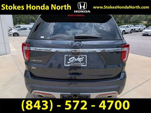 Used 2017 Ford Explorer Limited w/ Equipment Group 301A FWD image 10