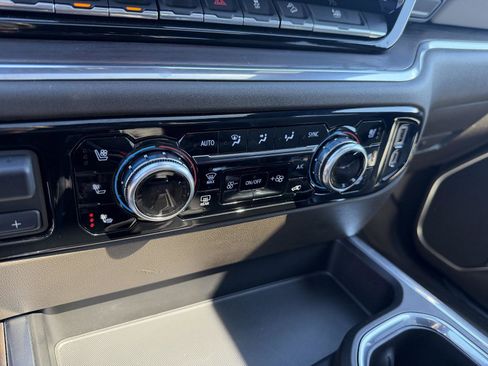 Used 2024 GMC Sierra 1500 SLT w/ SLT Premium Plus Package image 23