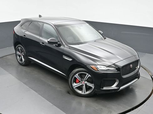 Used 2020 Jaguar F-PACE S image 32