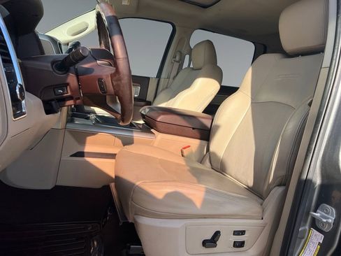 Used 2013 RAM 3500 Laramie w/ Convenience Group image 9