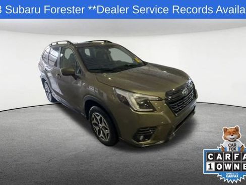 Used 2023 Subaru Forester Premium image 2