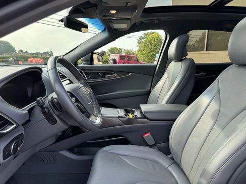 Used 2019 Lincoln Nautilus Reserve image 18