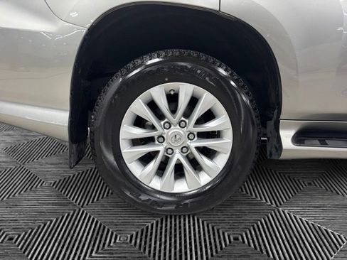 Used 2023 Lexus GX 460 Premium image 34