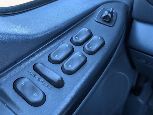 Used 2000 Ford Excursion XLT image 16