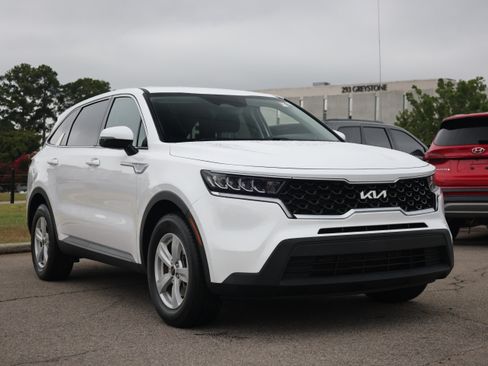 Used 2022 Kia Sorento LX FWD image 7