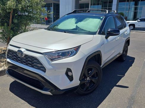 Used 2020 Toyota RAV4 XSE AWD/4WD image 2