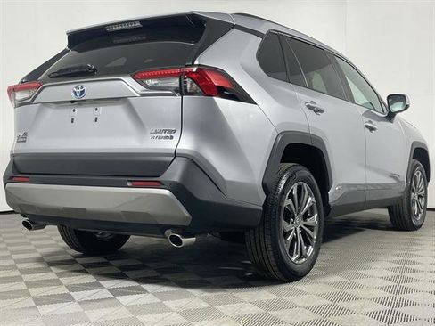 Certified 2022 Toyota RAV4 Limited image 8