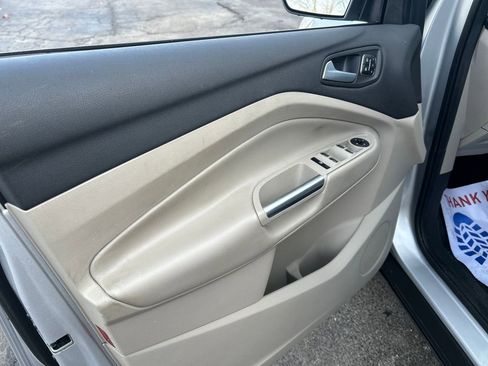 Used 2019 Ford Escape Titanium image 9