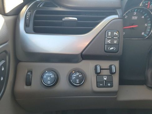 Used 2015 Chevrolet Suburban LTZ image 20