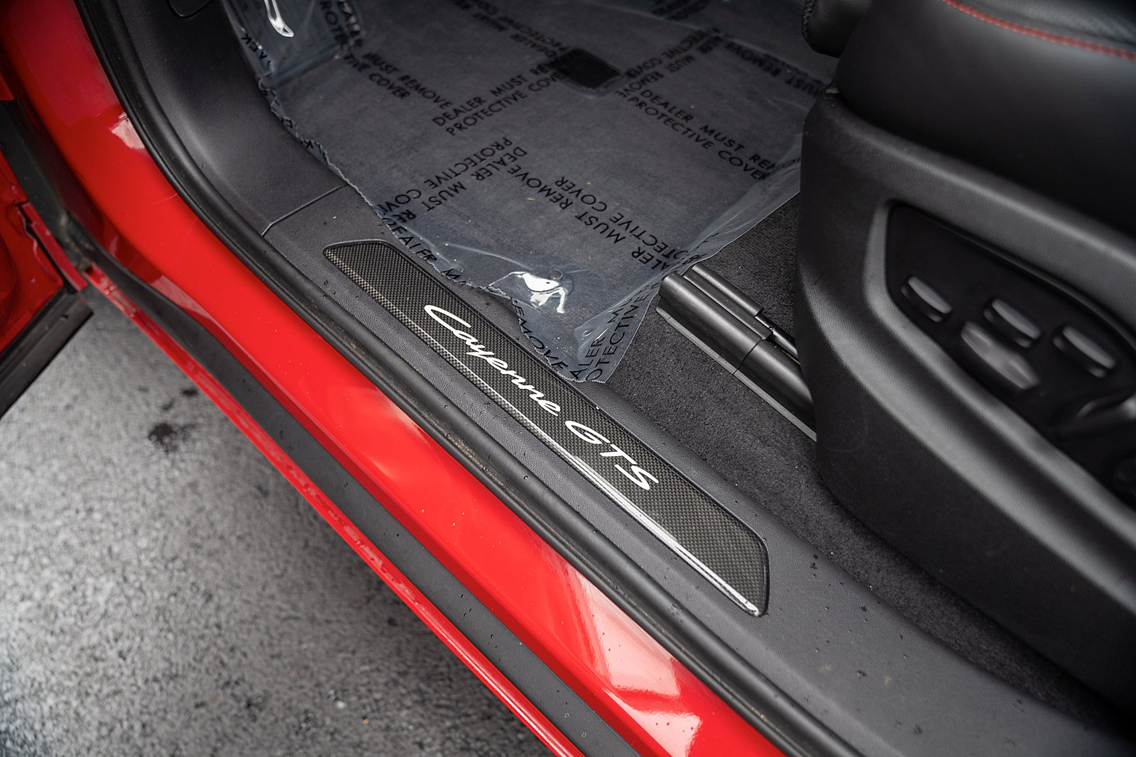 Certified 2025 Porsche Cayenne GTS AWD/4WD image 22
