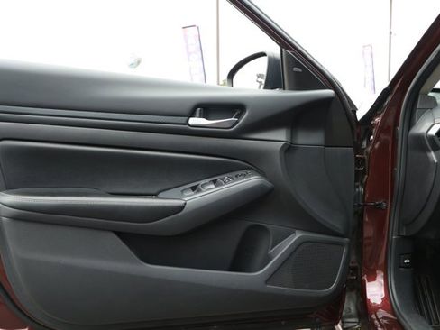 Used 2024 Nissan Altima 2.5 SV image 20