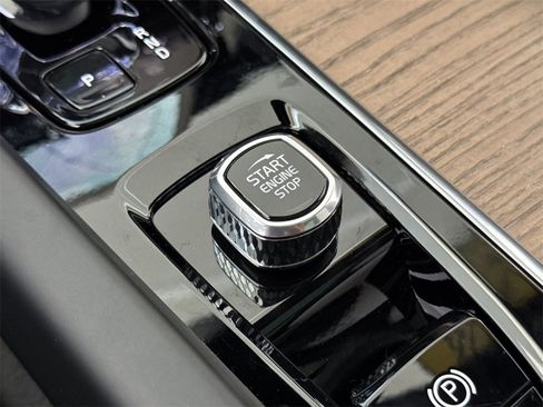 New 2026 Volvo XC60 T8 Plus w/ Protection Package Premier image 22