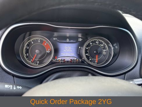 Used 2019 Jeep Cherokee Limited w/ Luxury Group AWD/4WD image 9