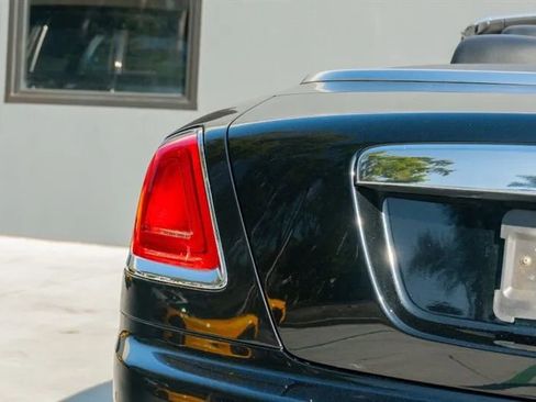 Used 2018 Rolls-Royce Dawn image 45