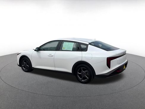 Used 2025 Kia K4 LXS image 10