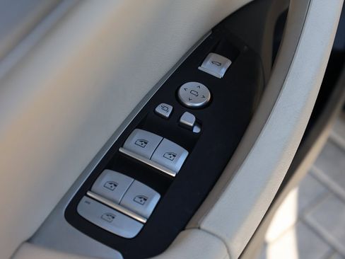 Used 2025 BMW X4 xDrive30i image 12