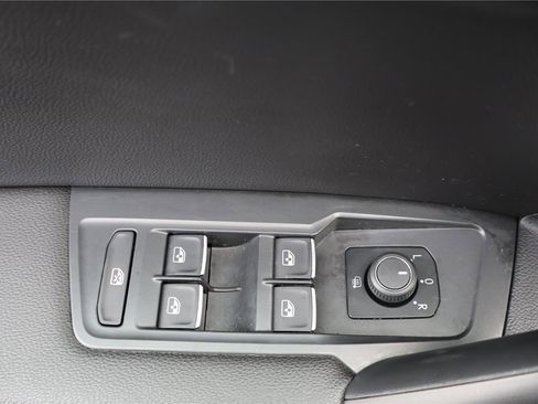 Certified 2021 Volkswagen Tiguan SE w/ Panoramic Sunroof Package image 14