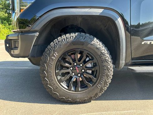 Used 2023 GMC Sierra 1500 AT4X AWD/4WD image 10