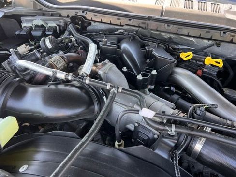 Used 2019 Ford F250 Lariat w/ Lariat Value Package AWD/4WD image 32