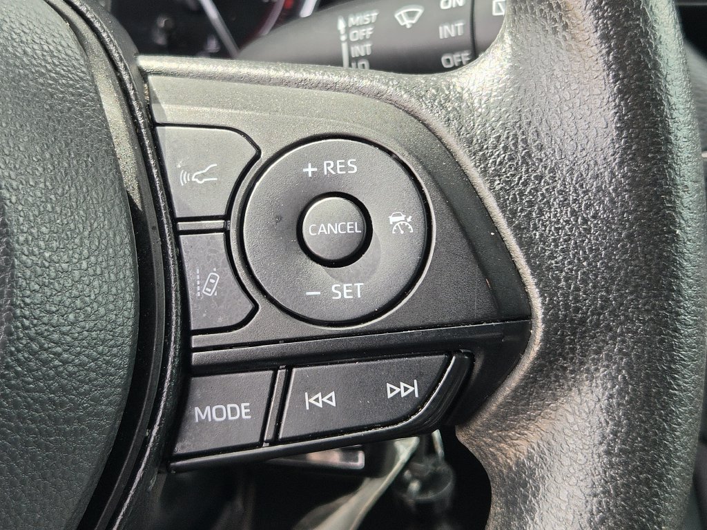 Used 2024 Toyota RAV4 LE AWD/4WD image 17
