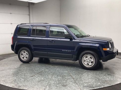Used 2017 Jeep Patriot Sport w/ Power Value Group FWD image 29