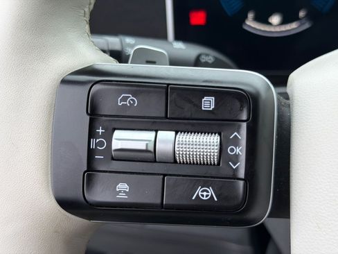 Used 2025 Hyundai Santa Fe SE FWD image 25