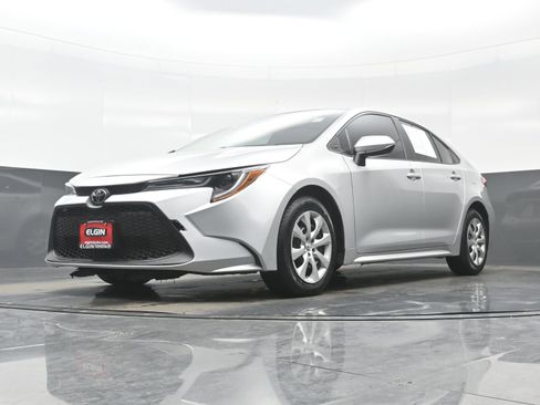 Used 2021 Toyota Corolla LE image 26
