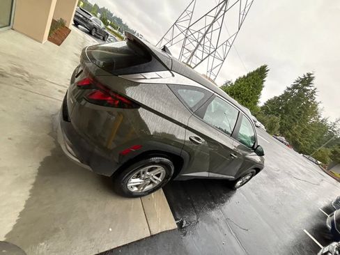 Used 2025 Hyundai Tucson SE AWD/4WD image 5