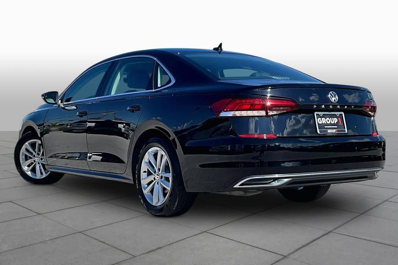 Used 2020 Volkswagen Passat 2.0T SE FWD image 12