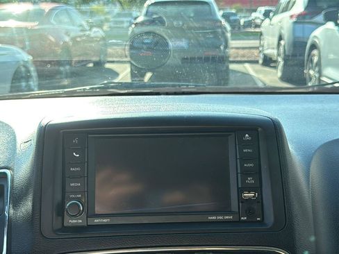 Used 2019 Dodge Grand Caravan SE FWD image 16