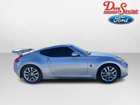 Used 2013 Nissan 370Z Coupe image 5