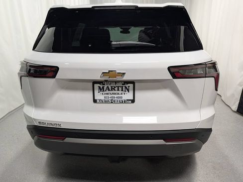 New 2027 Chevrolet Equinox LT FWD image 4
