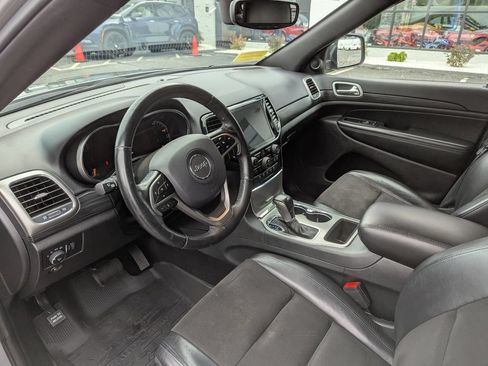 Used 2020 Jeep Grand Cherokee Altitude AWD/4WD image 13