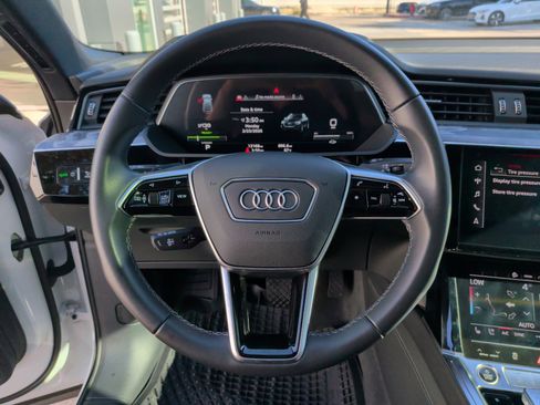 Used 2023 Audi e-tron Prestige w/ Prestige Package image 18