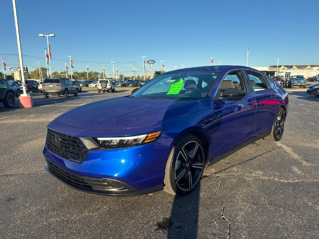 Used 2024 Honda Accord Sport image 3