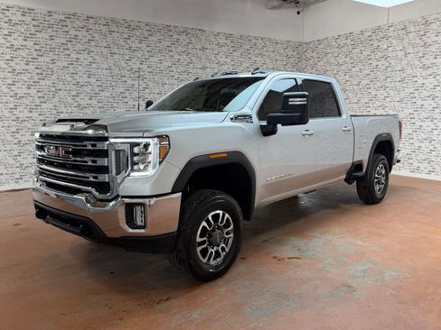 Used 2022 GMC Sierra 2500 SLE w/ SLE Value Package; image 3