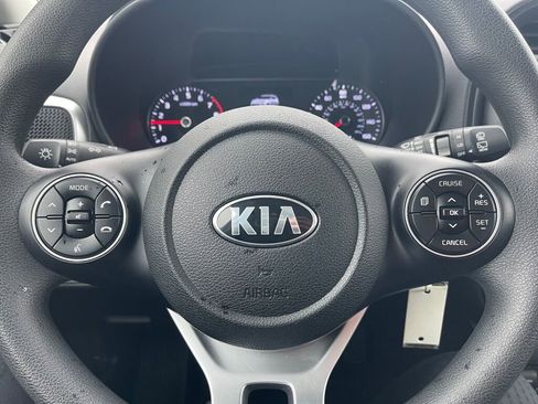 Used 2021 Kia Soul LX image 10