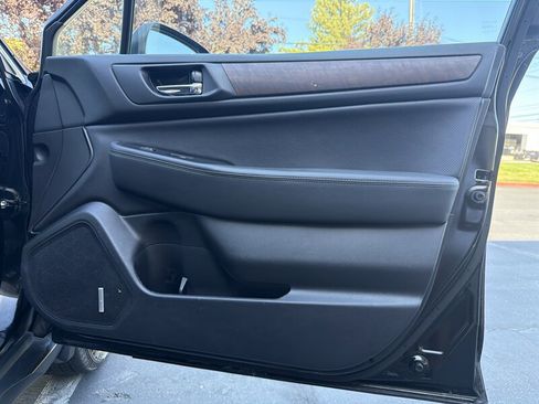Used 2017 Subaru Outback 2.5i Limited AWD/4WD image 32