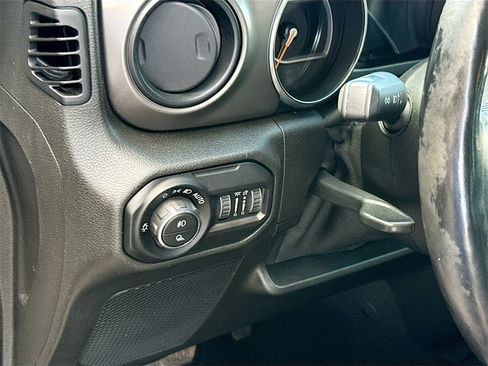 Used 2021 Jeep Gladiator Sport image 11