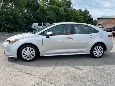 Used 2024 Toyota Corolla LE FWD image 5