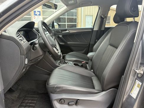 Used 2023 Volkswagen Tiguan SE FWD image 12