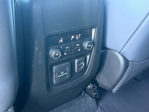 Used 2024 Buick Enclave Premium AWD/4WD image 26