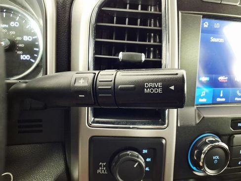 Used 2020 Ford F250 Lariat w/ Lariat Value Package AWD/4WD image 21