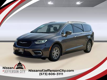Used 2022 Chrysler Pacifica Touring-L